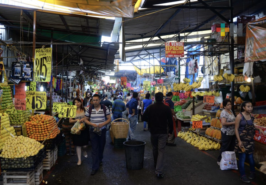 Por Día de Muertos reportan aumento en ventas locatarios del mercado Hidalgo